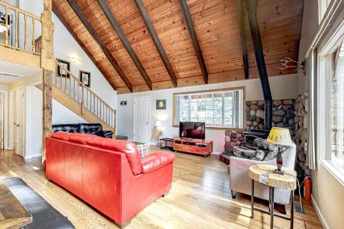 Charming Tahoe Chalet - image 4