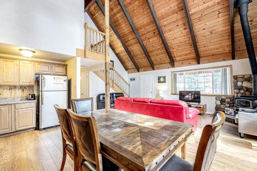 Charming Tahoe Chalet - image 5