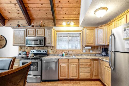 Charming Tahoe Chalet - image 6