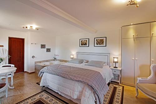 293206223 Casablanca Hotel Boutique