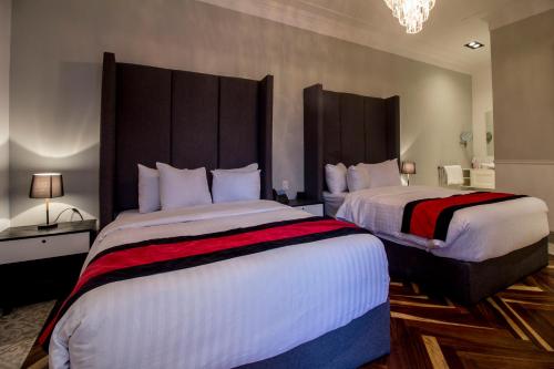 2 double beds