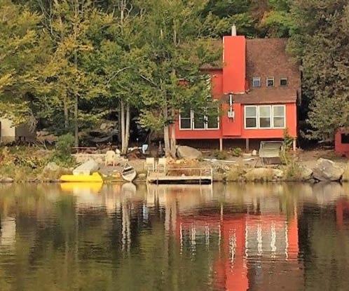 Gorgeous Lakefront Paradise for family and friends