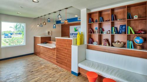 Uptown Suites Extended Stay Nashville/Smyrna - image 2