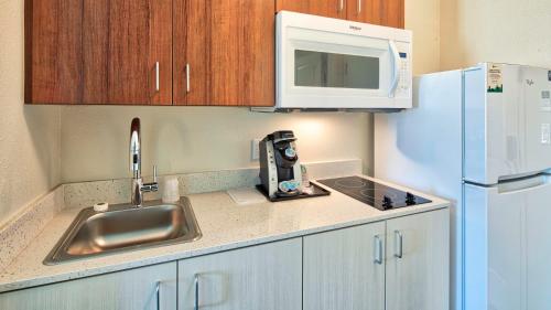 Uptown Suites Extended Stay Nashville TN - Smyrna