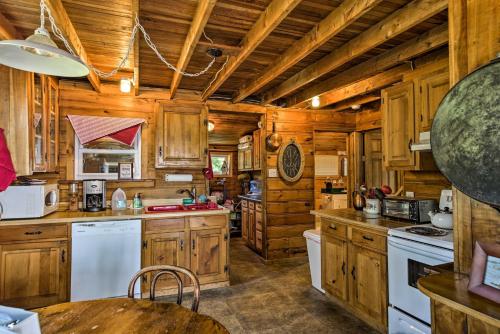 1000 Islands Cabin in Chippewa Bay cabin