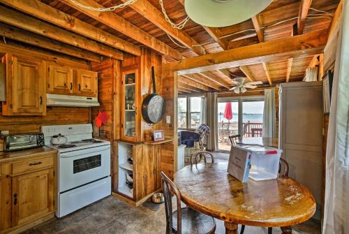 1000 Islands Cabin in Chippewa Bay cabin