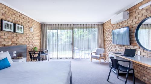 1 queen bed