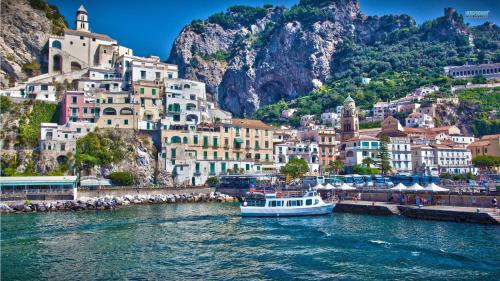 Holidays Baia D'Amalfi