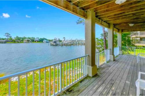 Palm Harbor 322 Mariner Circle by Bender Vacation Rentals - image 7