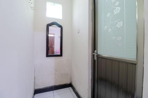 Bathroom, Rock Garden Homestay & Resto in Sidoharjo