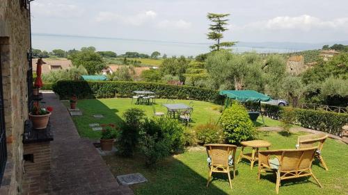 Casale sul Lago Trasimeno