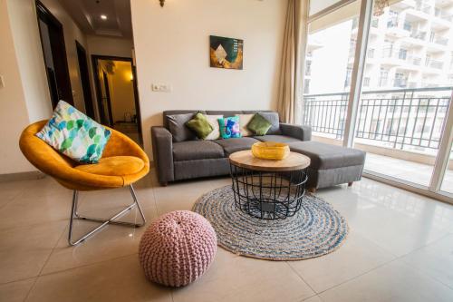 Relocatte Homes - Premium APT in resort style Condo with lots of open space