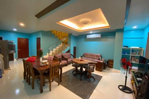 [location not yet specified]的3臥室獨棟住宅 - 100平方公尺/3間專用衛浴 (B2 - Spacious 3BR House w/ Netflix, WiFi, Parking) in 東卡加延德奧羅