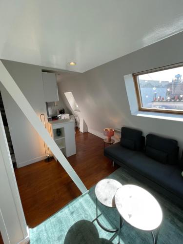 Beautiful Lincoln Apartment - main image