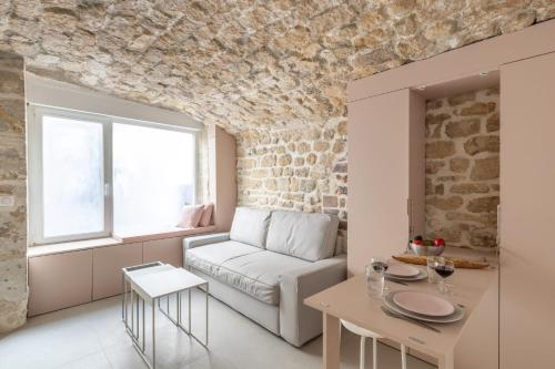 GuestReady - 1 Bedroom Mediterranean-Style Apartment - Louvre