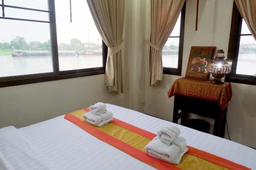 Ayutthaya Garden River Home