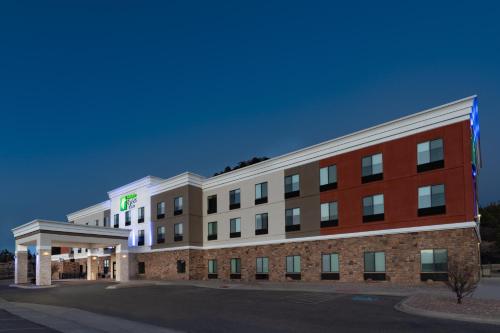 Holiday Inn Express and Suites Trinidad