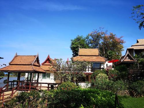 Ayutthaya Garden River Home in Bang Sai