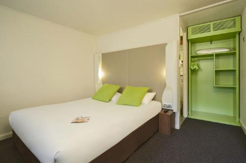 1 queen bed