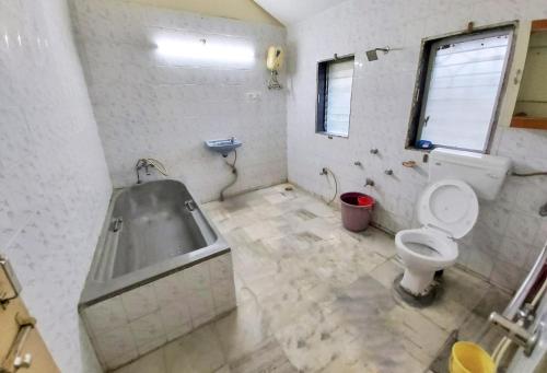 3BHK BathTub Bungalow's With Swimming Pool In Lonavala