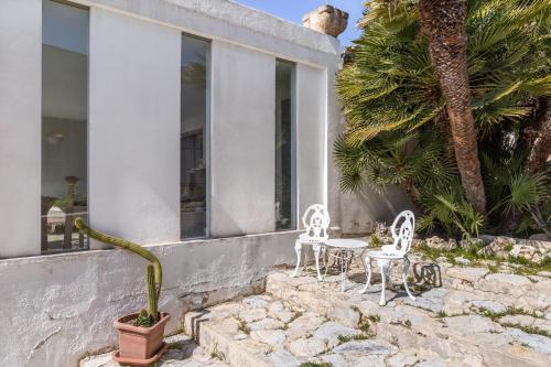 Pool House - main image