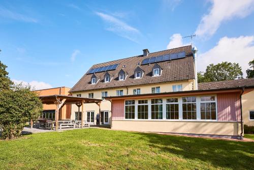 代特莫尔德青年旅舍