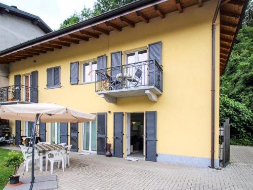  Holiday Home Carmen by Interhome, Pension in Brissago Valtravaglia