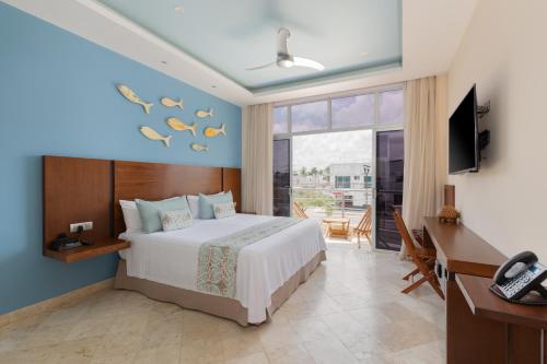 Biwa Tulum The 4-star Biwa Tulum offers comfort and convenience whether youre on business or holiday in Tulum. Both business travelers and tourists can enjoy the propertys facilities and services. Service-mind
