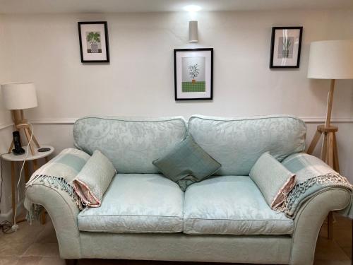 Picture of Hollyhocks Holiday Home-Luxury Ground Floor 2 Bedroomed Apartment Sleeps 5-6