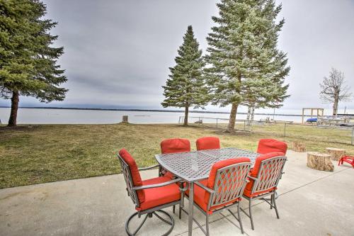 Peaceful Lakefront Houghton Lake Property with Patio in Houghton Lake, USA
