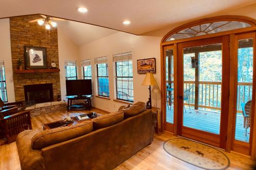 Lake Song Home - main image
