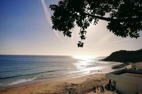 BURGUNA Apartment, 500m from Burgau Beach