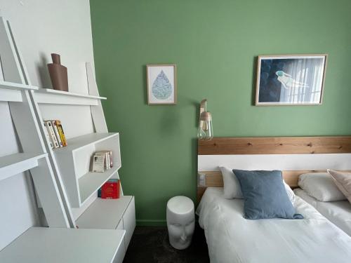 Urban Jungle Hotel Orleans --- ex Grand Hôtel - image 12