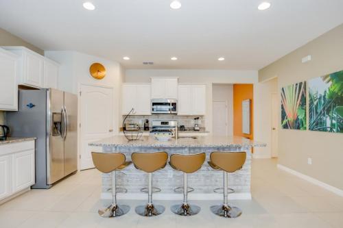 Sunsational Solterra Villa minutes from Disney villa - image 5
