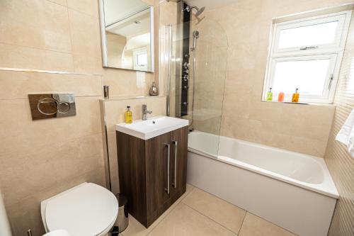 Central Windsor Stunning 4 Bedroom Spacious Modern House, Windsor (Foto 10)