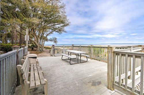 Hilton Head Condo with Pool and Beach Access!