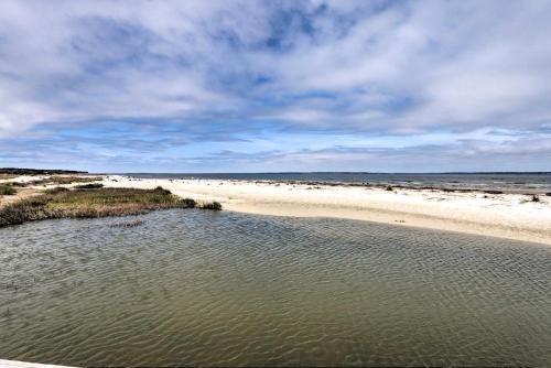 Hilton Head Condo with Pool and Beach Access!