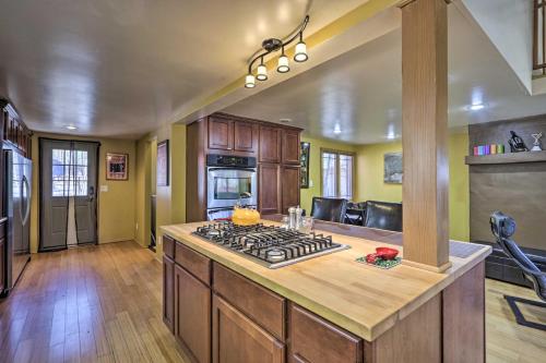 Hike & Relax Fireside: Dog-Friendly Gem in Payson!, Payson (foto 9)