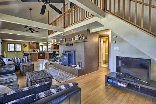 Hike & Relax Fireside: Dog-Friendly Gem in Payson!, Payson (foto 5)