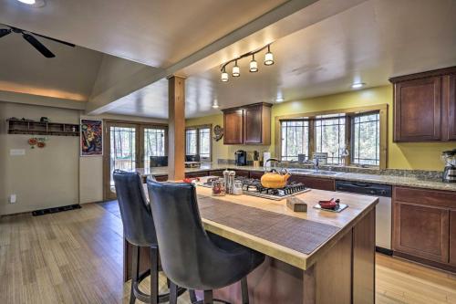 Hike & Relax Fireside: Dog-Friendly Gem in Payson!, Payson (foto 10)