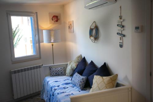 One-Bedroom Apartment image 5