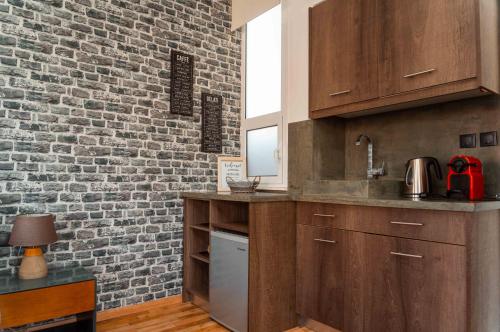 The Athens Version Luxury Suites - image 8