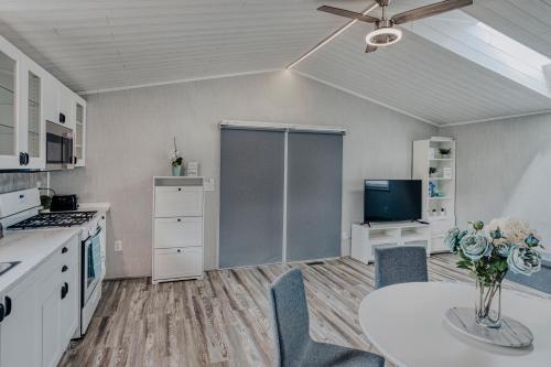 Modern & Cozy stand-alone apartment - perfect stay in เพ้นท์ โพสต์ (นิวยอร์ก)