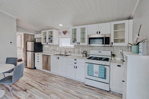 ห้องครัว, Modern & Cozy stand-alone apartment - perfect stay in เพ้นท์ โพสต์ (นิวยอร์ก)