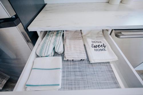 Modern & Cozy stand-alone apartment - perfect stay in เพ้นท์ โพสต์ (นิวยอร์ก)