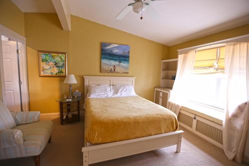 Sol-Mate Beach House Short 5 Minute Walk to the Beautiful Daytona Beaches - Perfect for 1-2 fami - image 2
