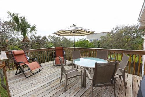 Sol-Mate Beach House Short 5 Minute Walk to the Beautiful Daytona Beaches - Perfect for 1-2 fami - image 6