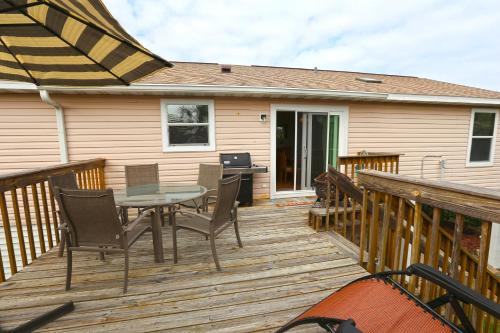 Sol-Mate Beach House Short 5 Minute Walk to the Beautiful Daytona Beaches - Perfect for 1-2 fami - image 7