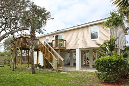 Sol-Mate Beach House Short 5 Minute Walk to the Beautiful Daytona Beaches - Perfect for 1-2 fami - image 11