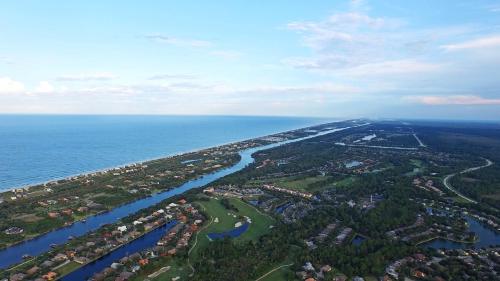 Sol-Mate Beach House Short 5 Minute Walk to the Beautiful Daytona Beaches - Perfect for 1-2 fami - image 13